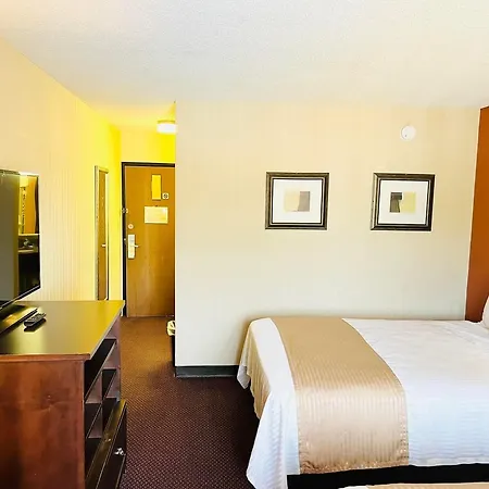 Super 8 By Wyndham Fort Scott Exterior photo