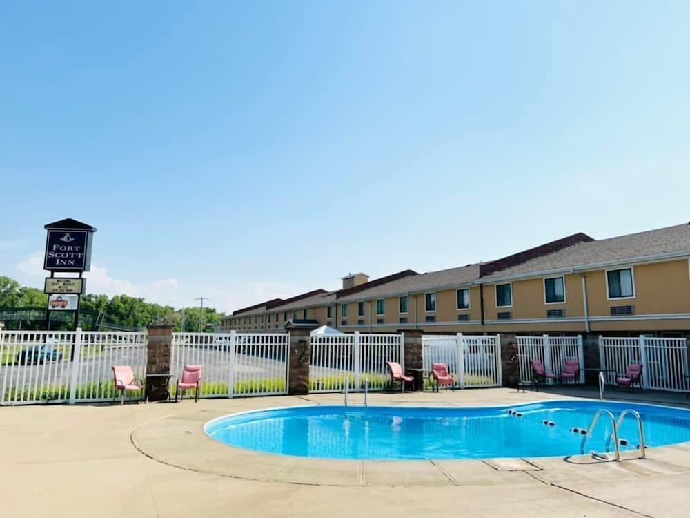 Super 8 By Wyndham Scott Hotel Fort Scott