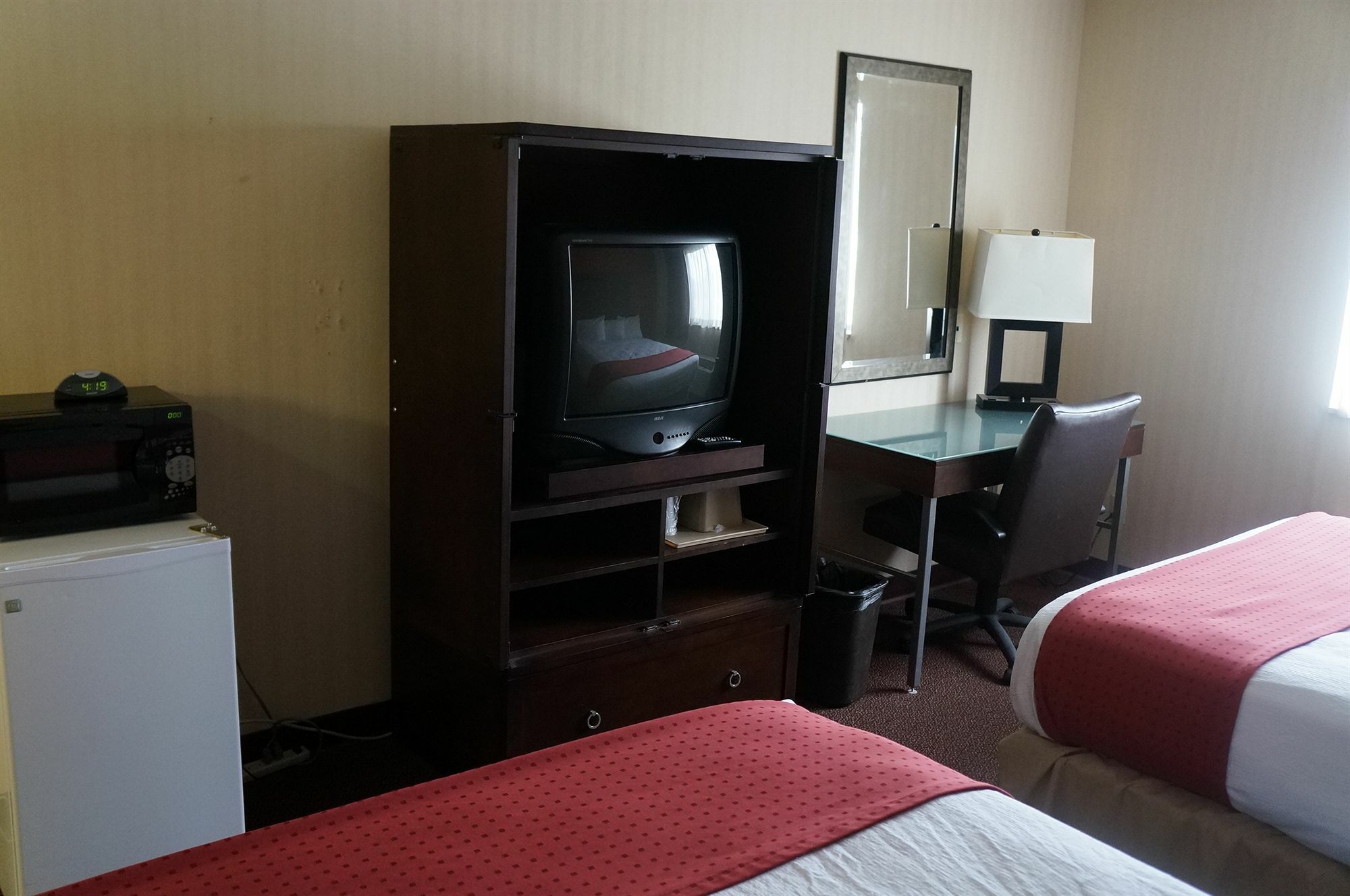 Super 8 By Wyndham Scott Hotel